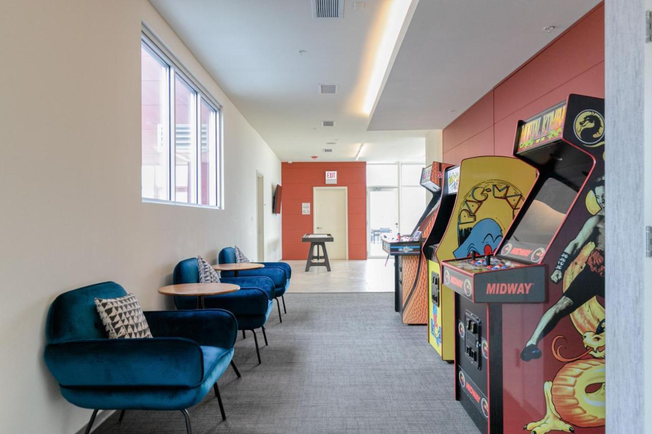 Apartment Bucktown 2br W Lounge Roof Gym 1 Block To L Chi-663 *