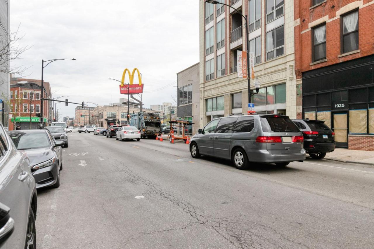 Bucktown 2br W Lounge Roof Gym 1 Block To L Chi-663